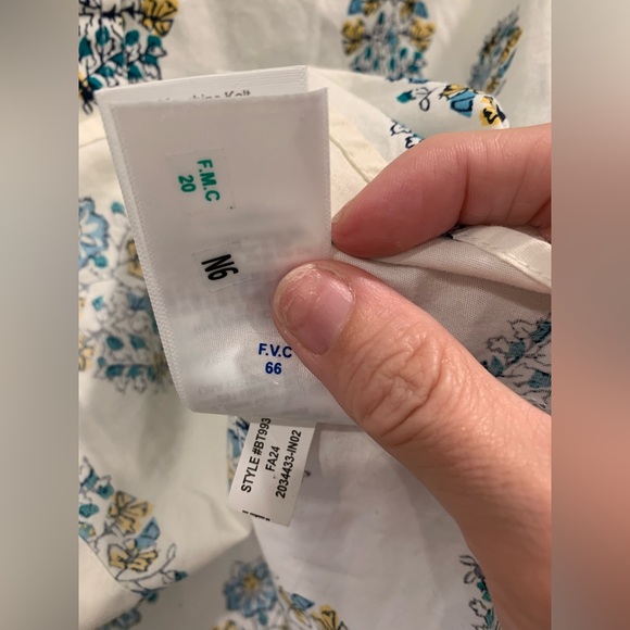 NWOT JCREW Floral print  yellow and blue flowers button down shirt size Medium - Picture 6 of 6